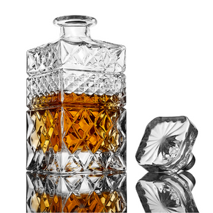 The Whiskey Decanter Gift Set — Crystal Decanter, Glasses & Granite Chilling Rocks